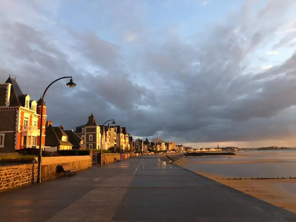 Daire St Malo Sea View T2 - Ideal Vacation Remote Work Saint-Malo